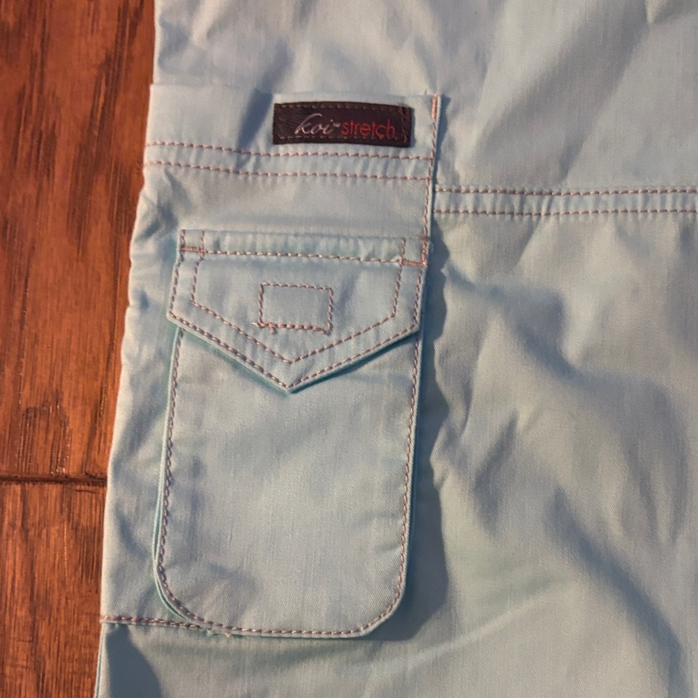 Koi Stretch Light Blue Scrub Set Brand New - Picture 7 of 12